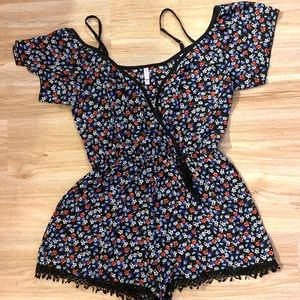 Floral printed cold shoulder romper
